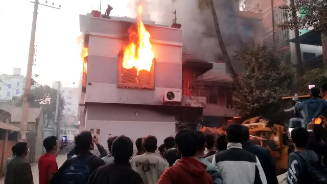 নওগাঁয় সাবেক খাদ্যমন্ত্রীর বাড়ি ও পার্টি অফিস ভাঙচুুর